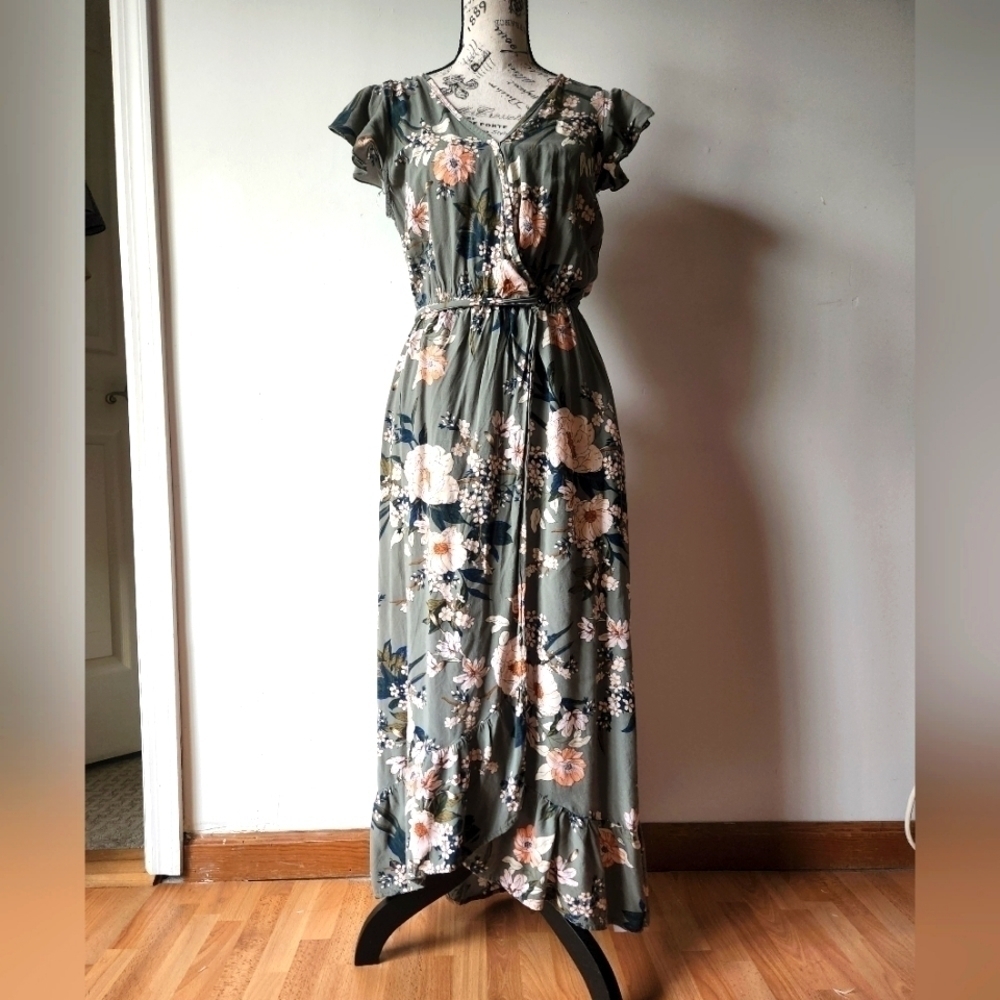 Floral Ruffle Sleeve Maxi Dress in Sage Green
